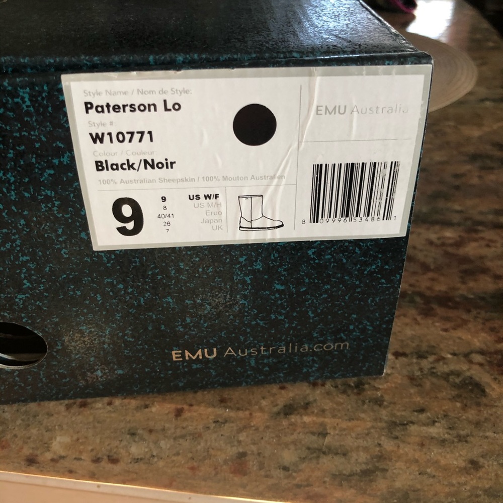 Women’s EMU Australia sheepskin boots